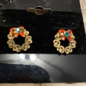 Christmas wreath pierced earrings